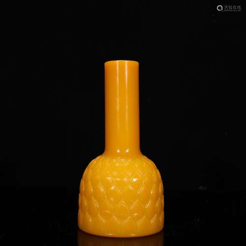 A bell and the yellow coloured glaze feeder lotus patternSpe...