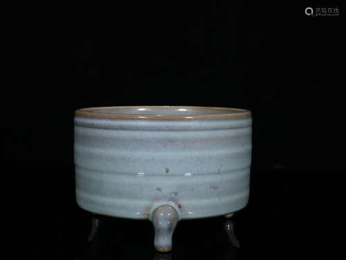 : pa glaze three-legged incense burnerSpecification: 9 cm hi...