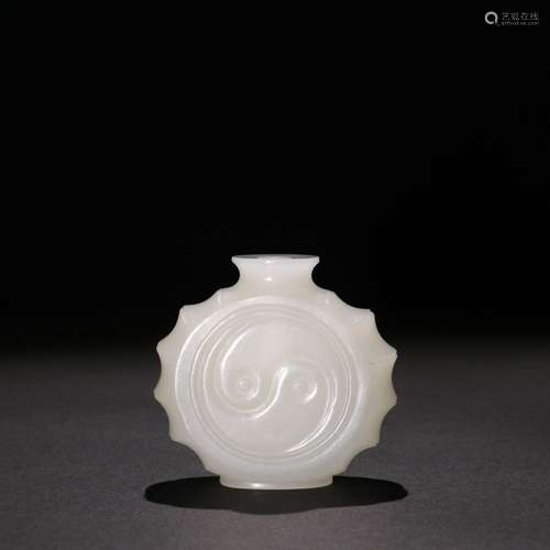 Night: hetian jade gossip wen snuff bottlesSpecification: 5....