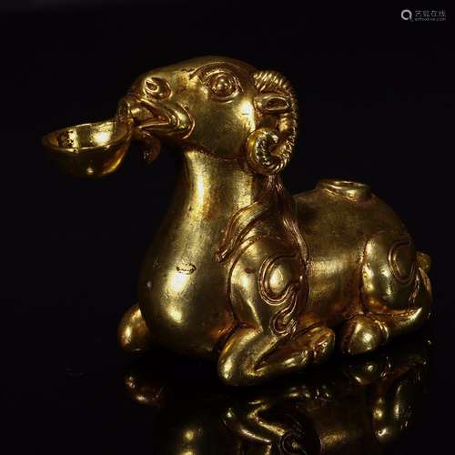 : copper gilding, lying sheep water droplets10 cm width 4 cm...