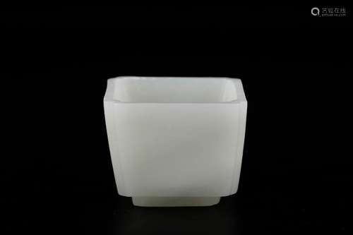 , hotan jade quartetSize: 4.5 is 5.5 cm high weight: 112 gIn...