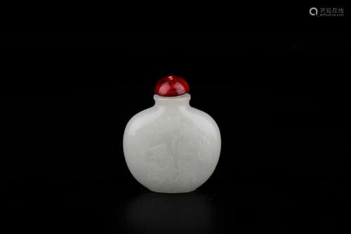 , hotan Bai Yuge and two fairy snuff bottlesSize: 6, 5 cm wi...