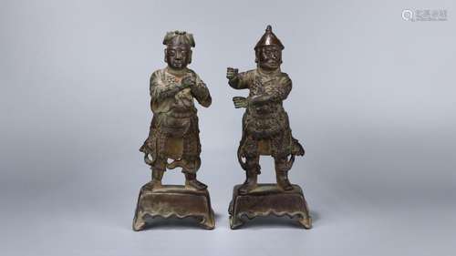 : stands resemble a pair of bronze military commanders24 cm ...