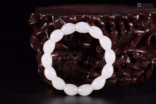 And hetian jade bamboo hand stringSize: 7.8 cm in diameter. ...