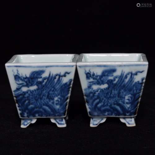 Blue and white dragon cupSize 5.2 x4.4