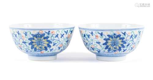 PAIR OF LOTUS DOUCAI BOWLS