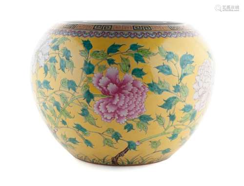 LARGE YELLOW FAMILLE ROSE PLANTER