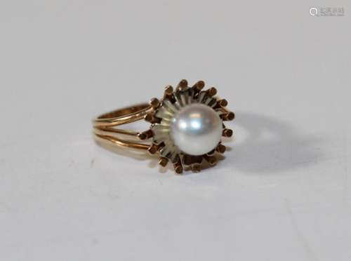 A cultured pearl ring, yellow metal, size E, 3gms gross appr...