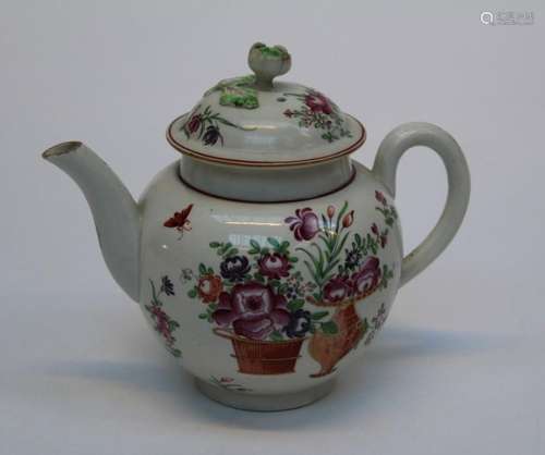 A late 18th century Worcester porcelain teapot and cover wit...