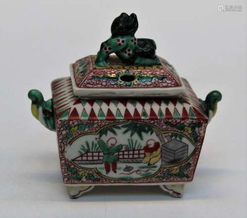 A 20th century Oriental porcelain pot pourri and cover of sa...