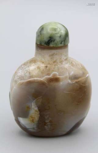 Snuff Bottle. Agate of compressed rounded form with a small ...