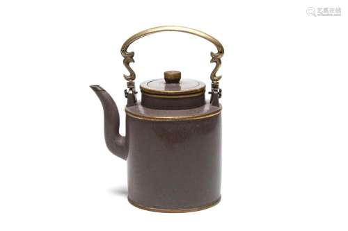 A Yixing cylindrical teapot