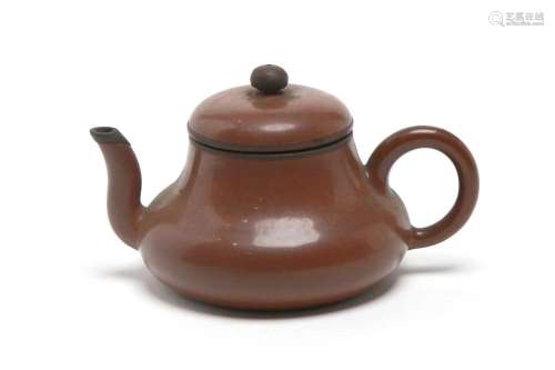 A pear shaped Yixing teapot