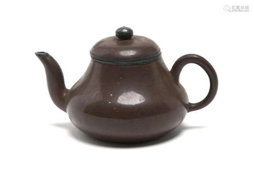A pear shaped Yixing teapot
