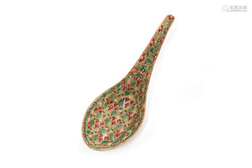 A Benjarong Lai Nam Thong spoon painted with a geometric tre...