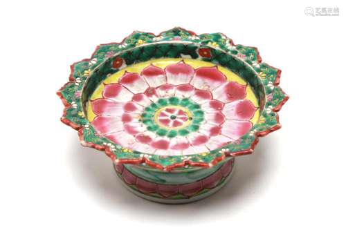 A Benjarong stem dish painted with lotus-petal shaped panel ...