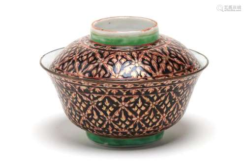 A Benjarong Lai Nam Thong covered bowl painted with trellis ...