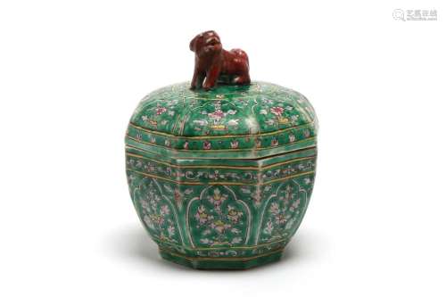 A fine Benjarong octagonal covered jar painted with a contin...