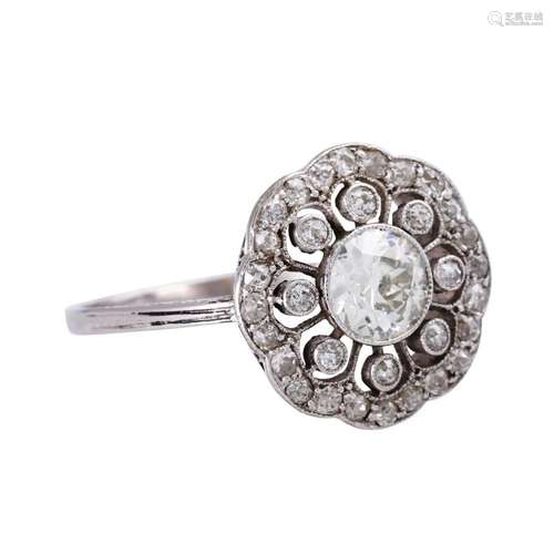 Art Deco ring with central diamond ca. 0,7 ct,