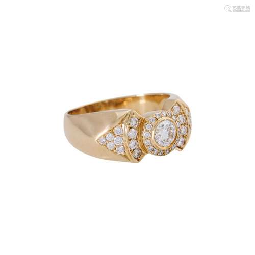 Ring with diamonds total ca. 0,98 ct,