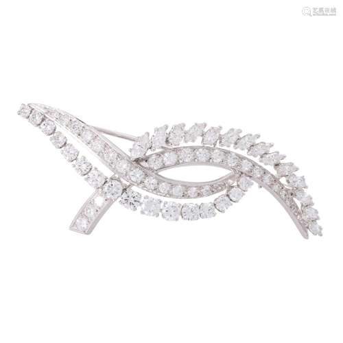 Brooch with numerous diamonds total ca. 3,6 ct,