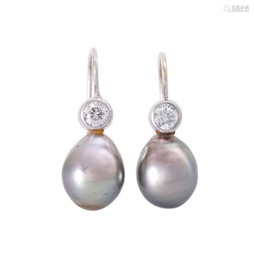 Pair of earrings with Tahitian pearls and diamonds