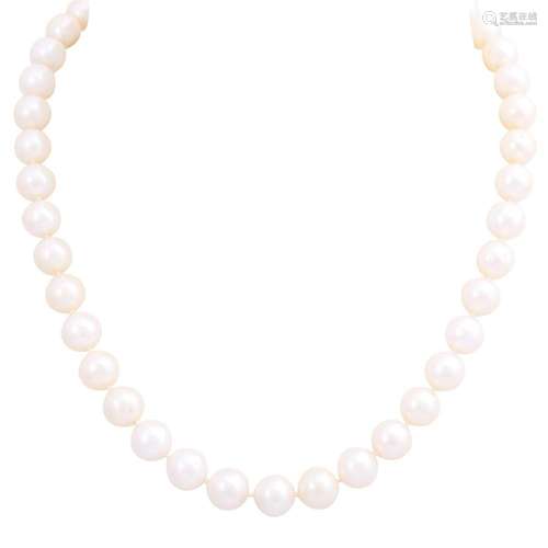 Freshwater cultured pearls necklace,