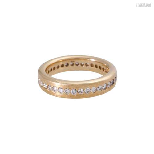 Memoire ring with diamonds