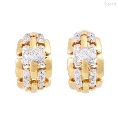 Stud earrings with diamonds total ca. 0,44 ct,