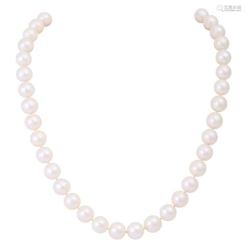 Akoya cultured pearl necklace