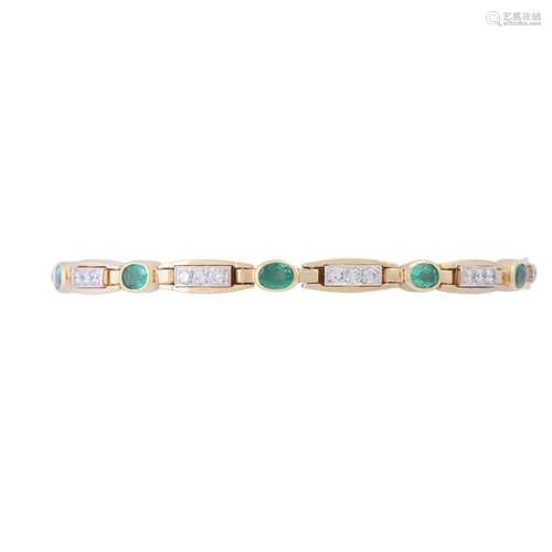 Bracelet with emeralds and 27 diamonds total ca. 0,5 ct,