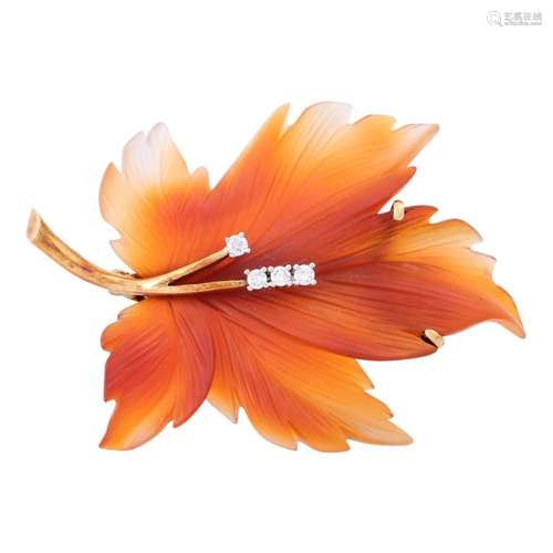 Brooch "Leaf" made of agate with 4 diamonds togeth...