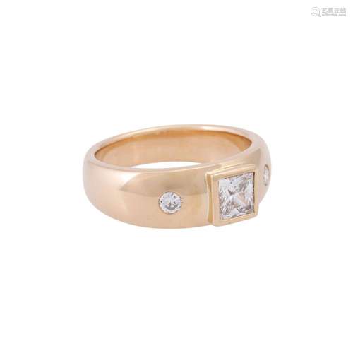 Ring with princess cut diamond ca. 0,5 ct