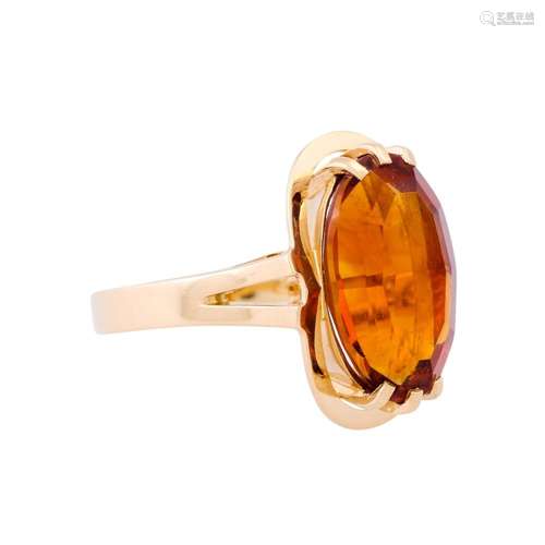 Ring with oval faceted citrine,