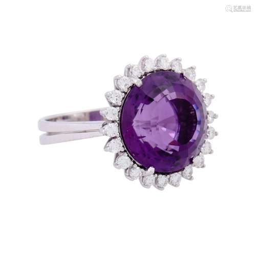 Ring with fine amethyst entouraged by diamonds total ca. 0,7...