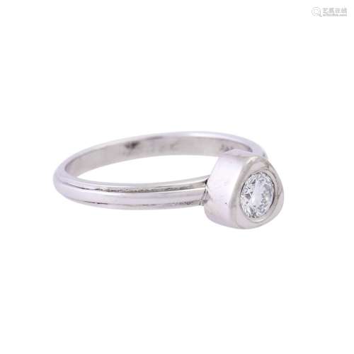 Solitaire ring with diamond of ca. 0,33 ct (engraved),