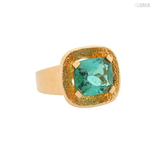 Ring with fine tourmaline about 4.5 ct, beautiful mint green...