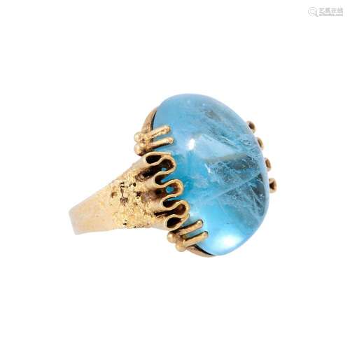 Ring with oval aquamarine cabochon ca. 17 ct,