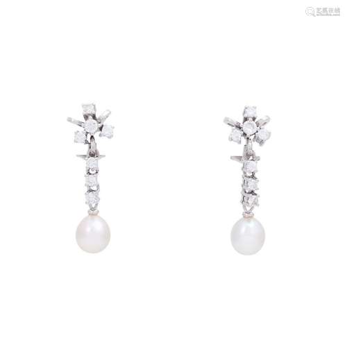 Earclips pendant with pearl drops and diamonds total ca. 0,7...