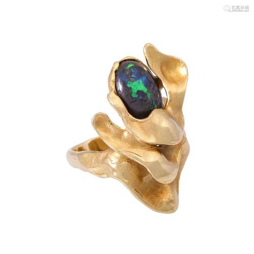 EHINGER SCHWARZ ring with green boulder opal