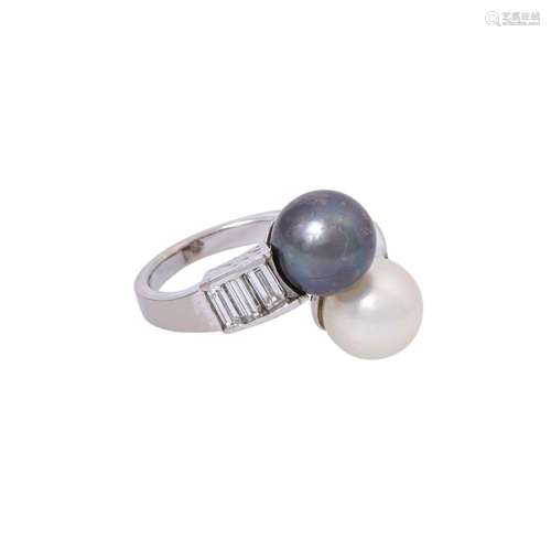 Ring with Akoya pearls and diamonds