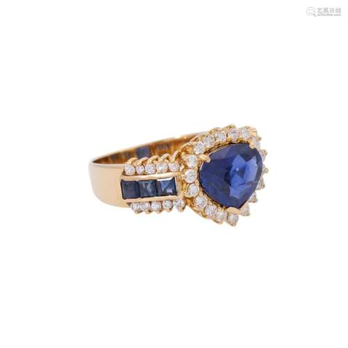 Ring with sapphire and diamonds