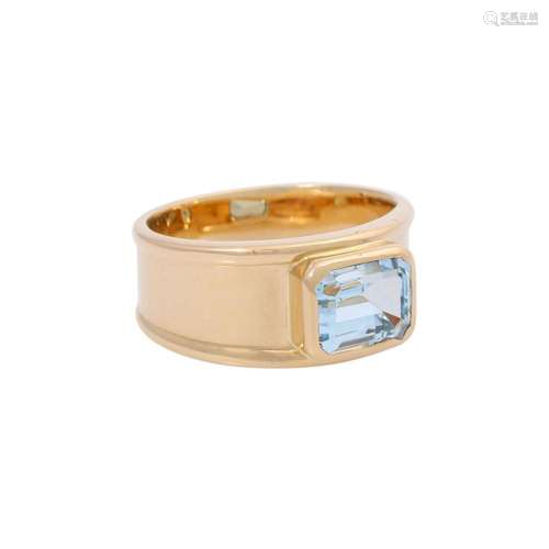 Ring with blue topaz