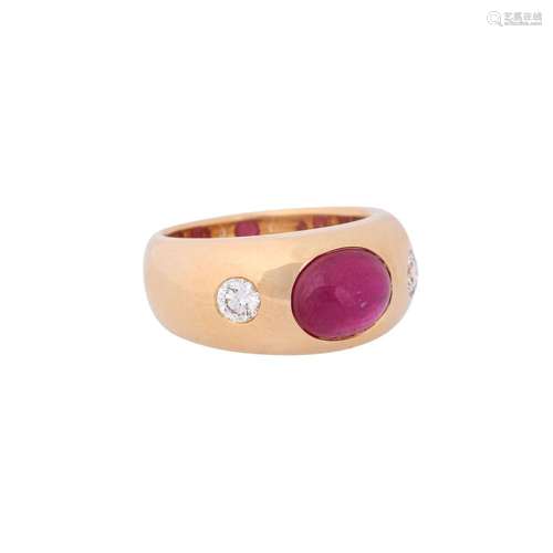 Band ring with oval ruby cabochon and 2 diamonds, total ca. ...