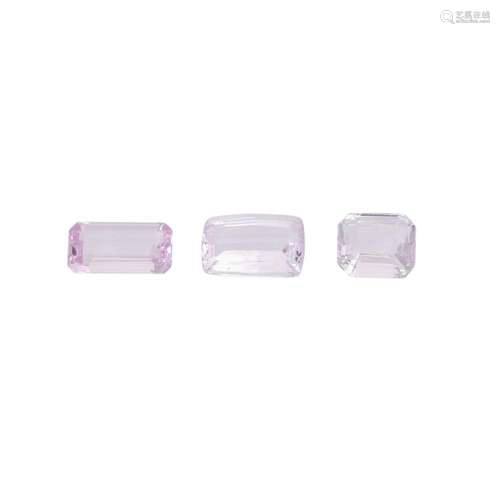 Set of 3 Kunzites of together 32,11 ct,