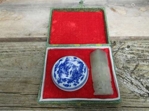 Chinese Floating Dragon Porcelain Wax Seal Box & 2 5/8&q...