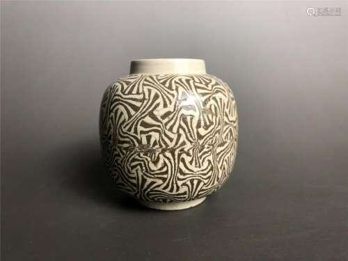 Rare Chinese porcelain Jiaotai glaze pot