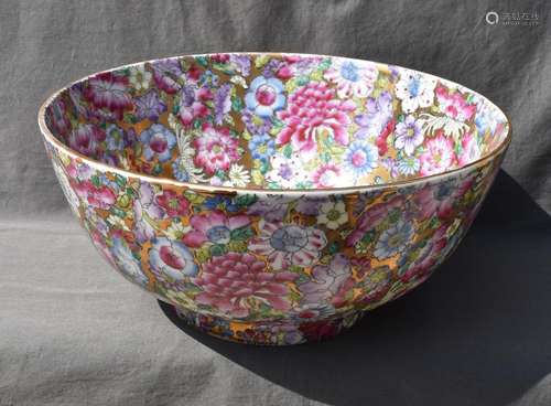 Grand Saladier En Porcelaine A Decor Mille Fleurs En Emaux M...