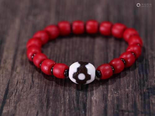 dallow eye red snow day bead hand string.Specification: dall...