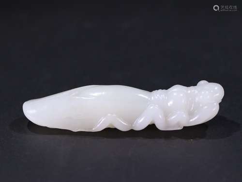 Hetian jade seed makings mantis jade pieces.Specification: 1...